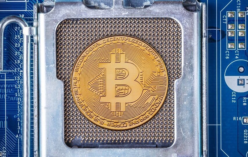 Un bitcoin au cœur d'un CPU à une autre époque on pouvais miner de la crypto avec les CPU de moins en moins cela ce fait !!!